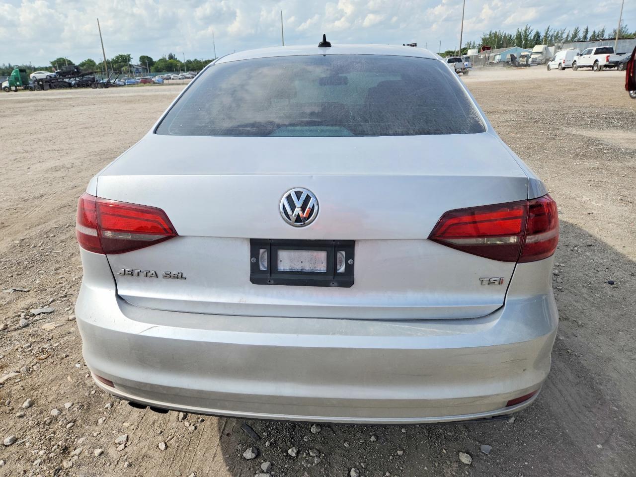 2016 Volkswagen Jetta Sel - Image 6