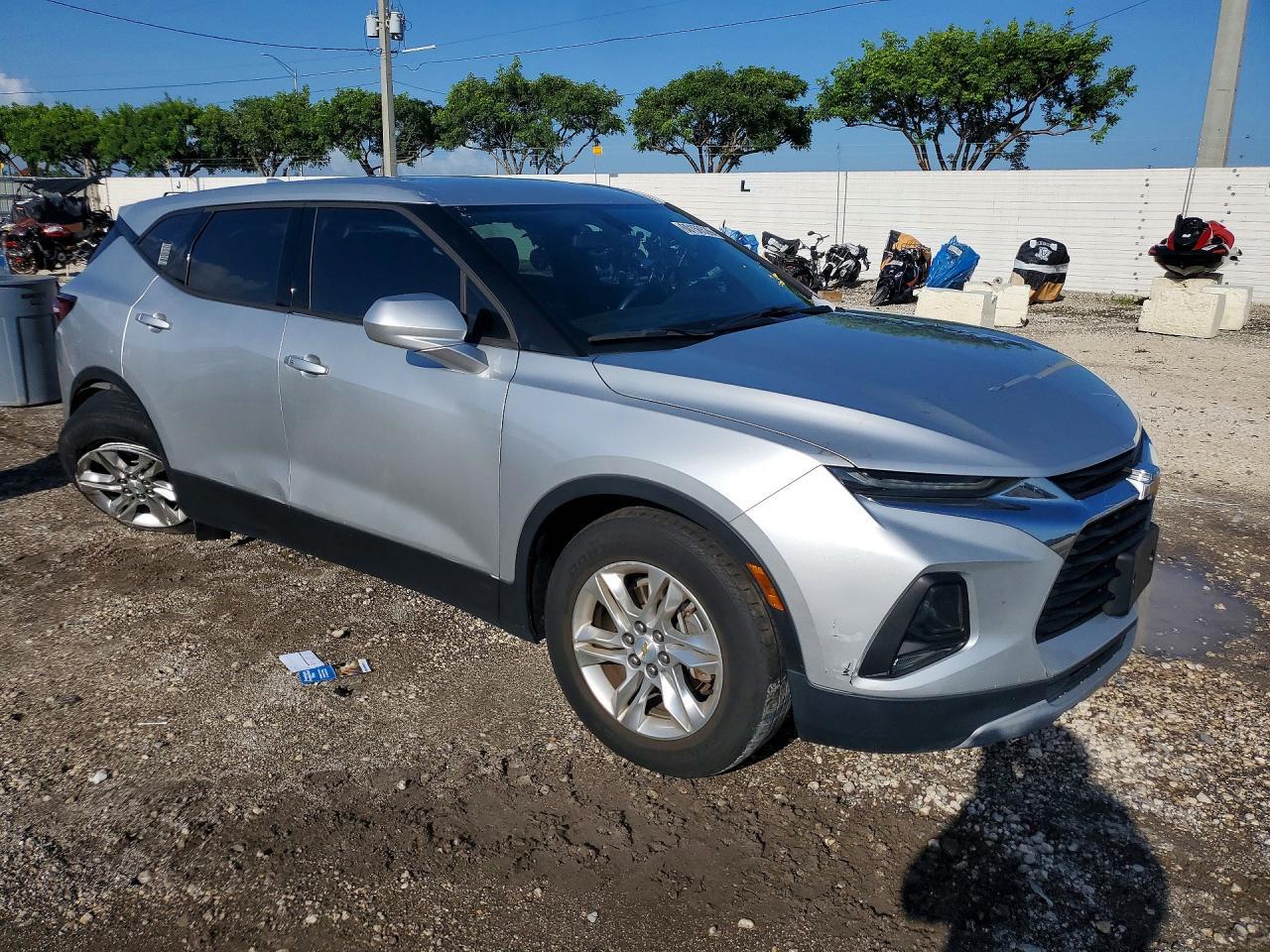 2020 Chevrolet Blazer L - Image 4