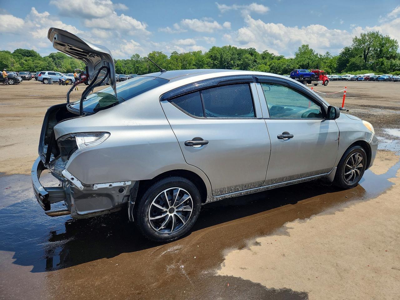 2013 Nissan Versa 1.6 S - Фото 3
