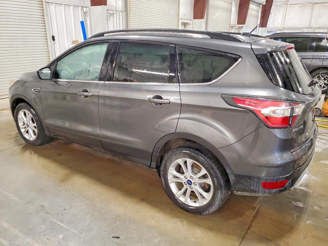 2017 Ford Escape - Фото 2