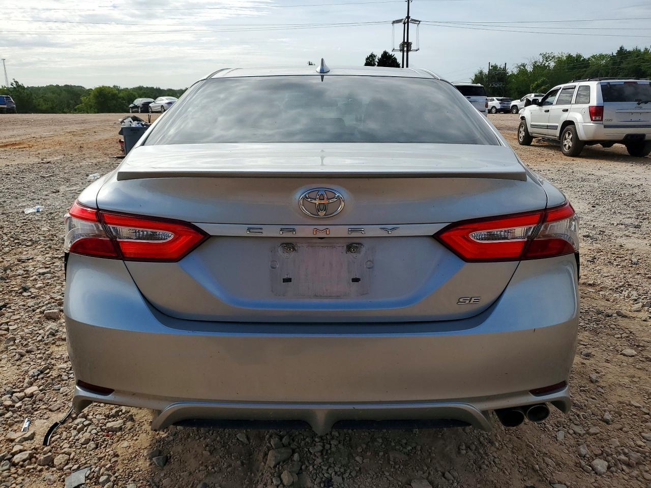 2019 Toyota Camry Se - Image 6