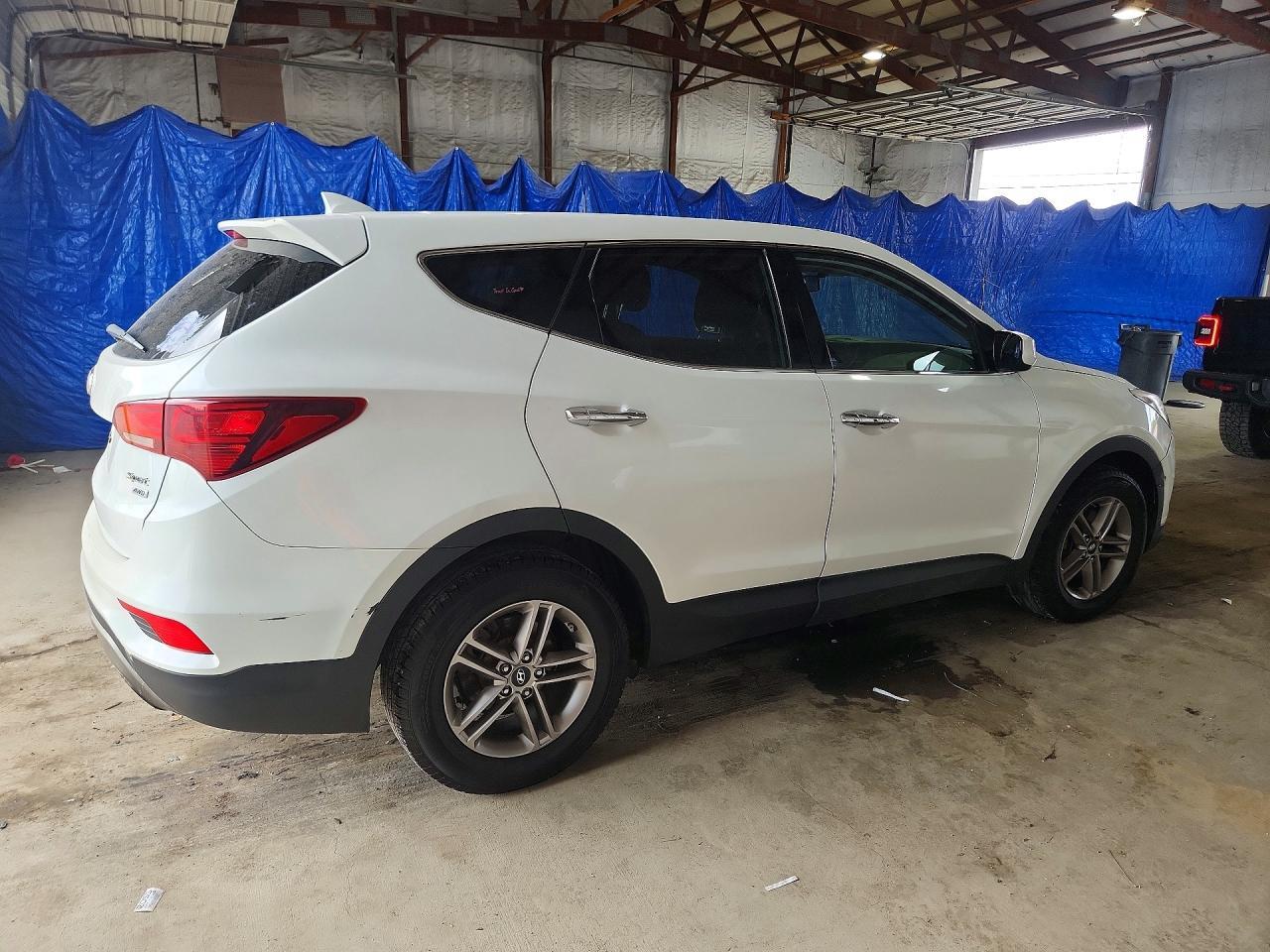 2017 Hyundai Santa Fe Sport 2.4L - Image 3