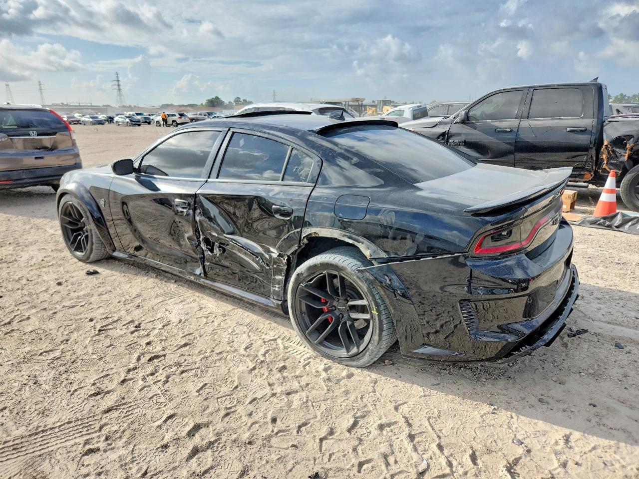2016 Dodge Charger Srt Hellcat - Image 2