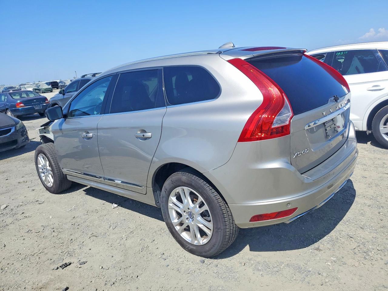 2015 Volvo Xc60 T5 Premier+ - Фото 2