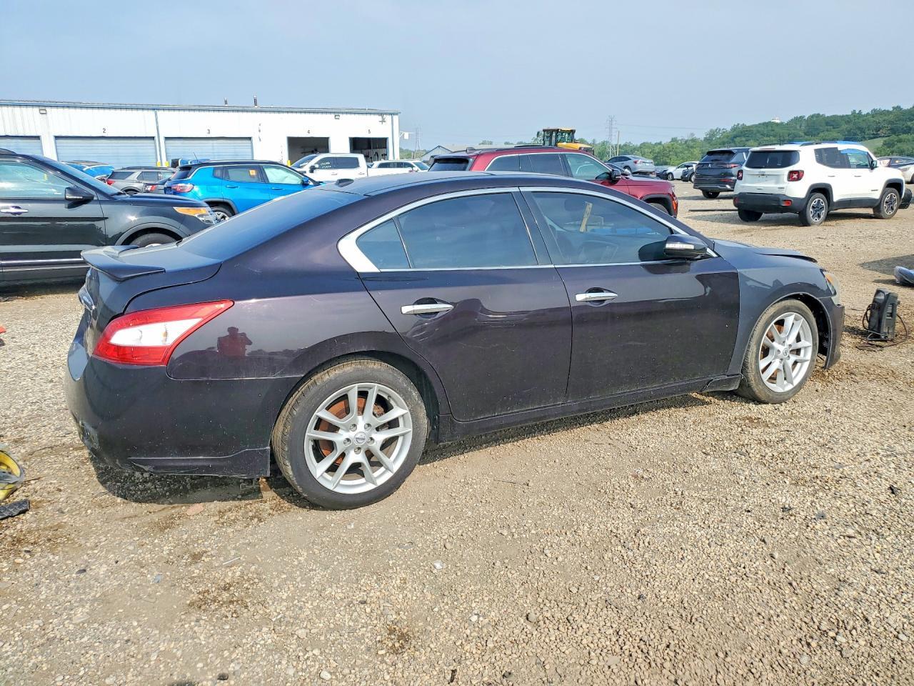 2012 Nissan Maxima - Image 3