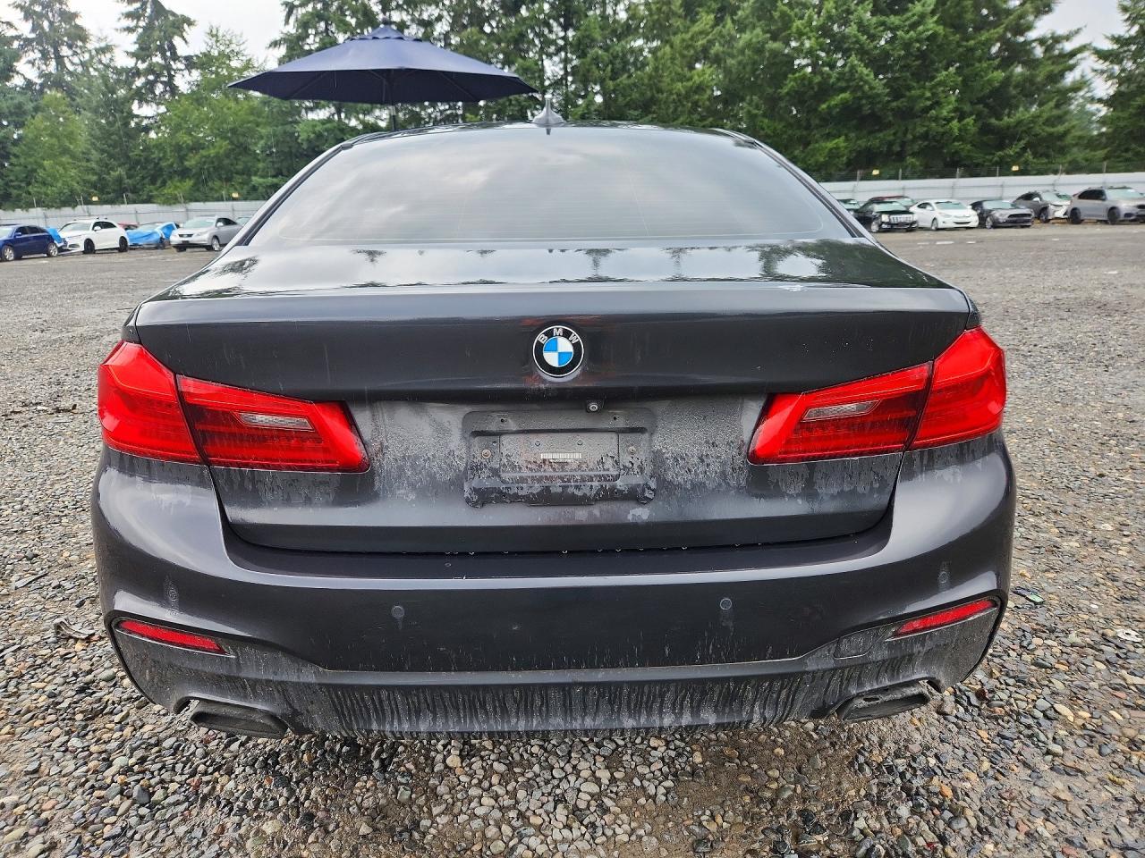 2020 BMW 530E - Фото 6