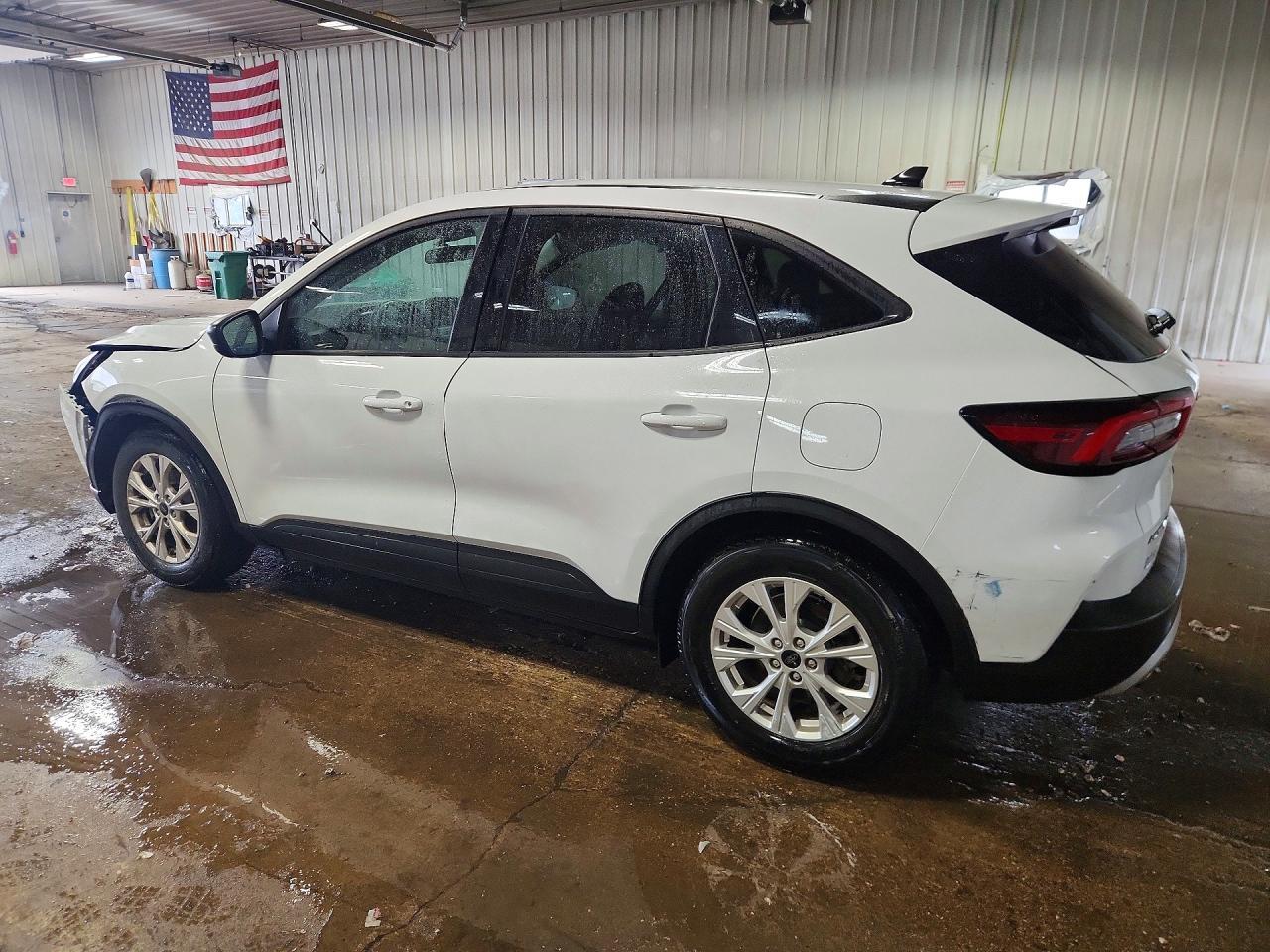 2025 Ford Escape Active - Image 2