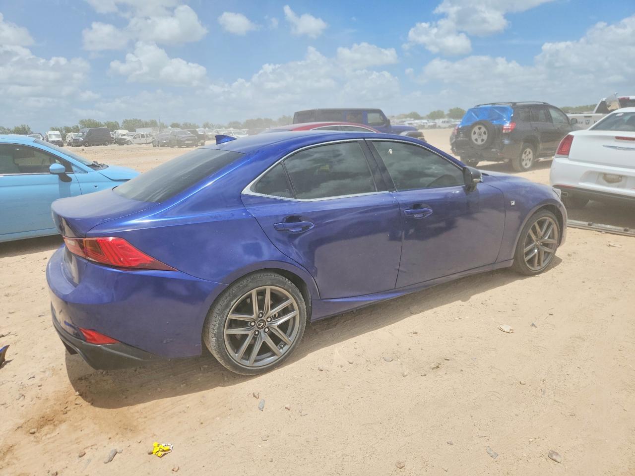 2018 Lexus Is 300 - Image 3