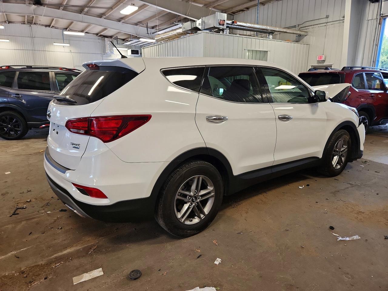 2018 Hyundai Santa Fe Sport 2.4L - Фото 3