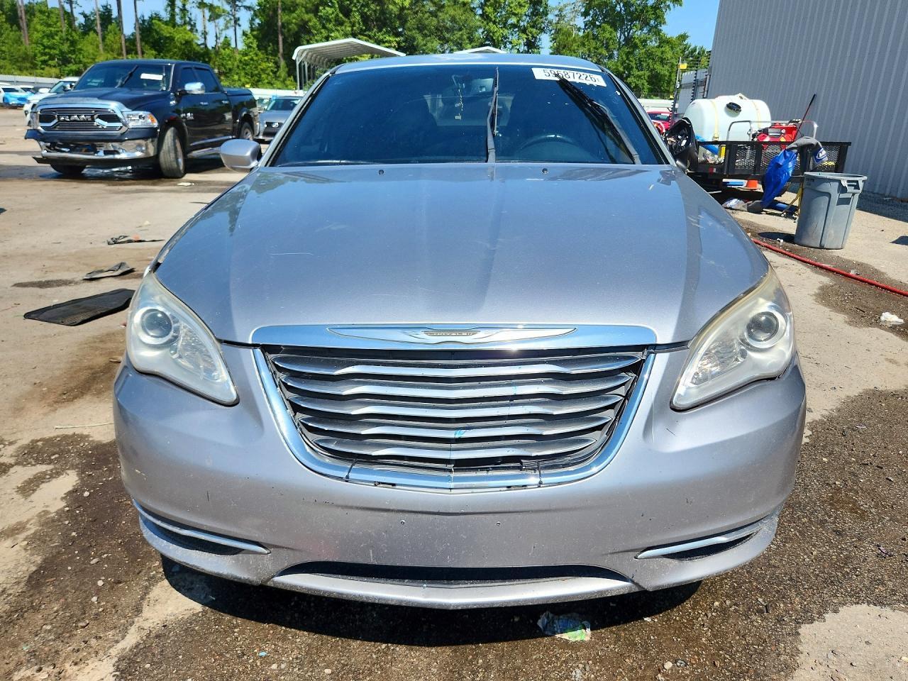 2013 Chrysler 200 Touring - Image 5