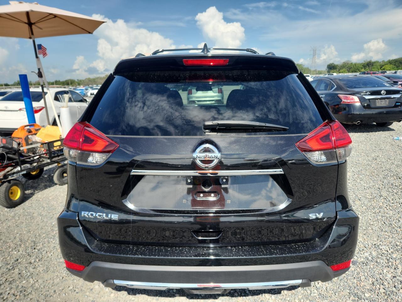 2017 Nissan Rogue Sv - Image 6