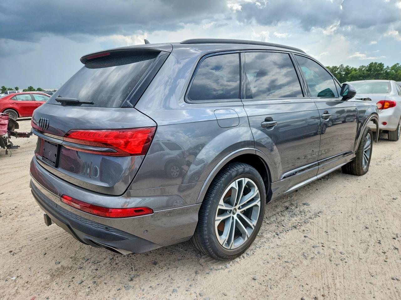 2025 Audi Q7 Premium Plus - Image 3