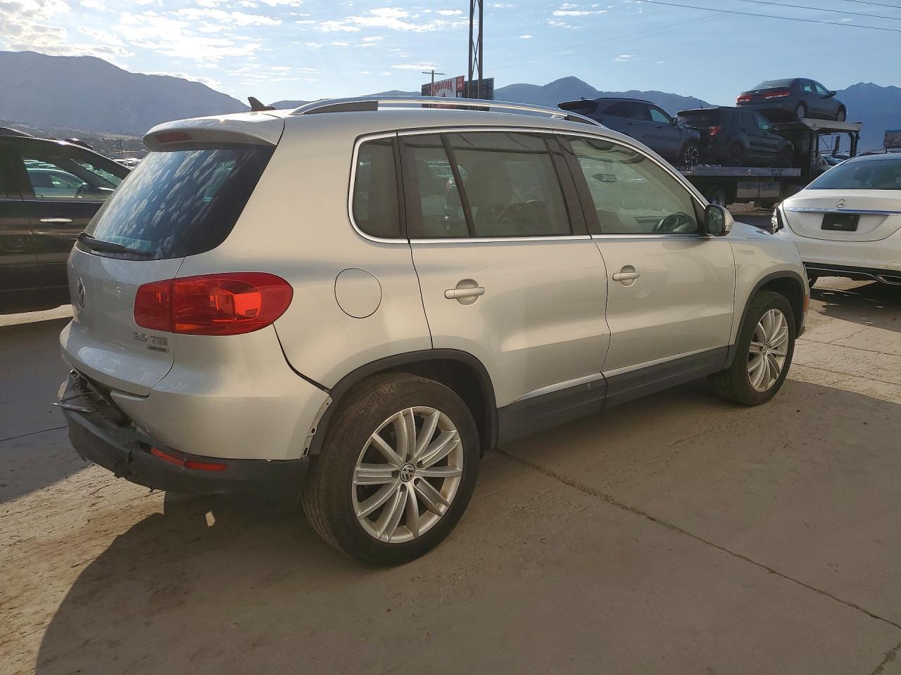 2013 Volkswagen Tiguan S - Image 3