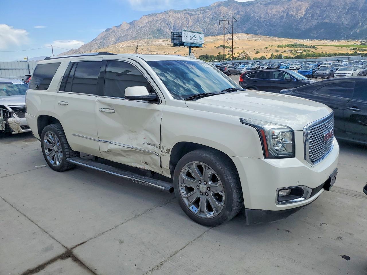 2015 GMC Yukon Denali - Фото 4