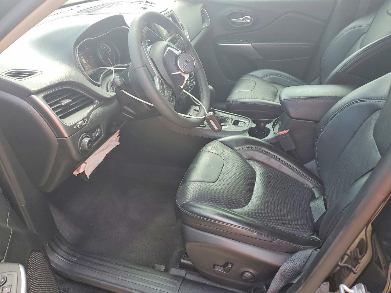 2022 Jeep Cherokee Latitude Lux - Image 7