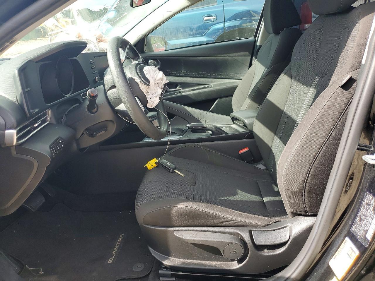 2021 Hyundai Elantra Se - Image 7