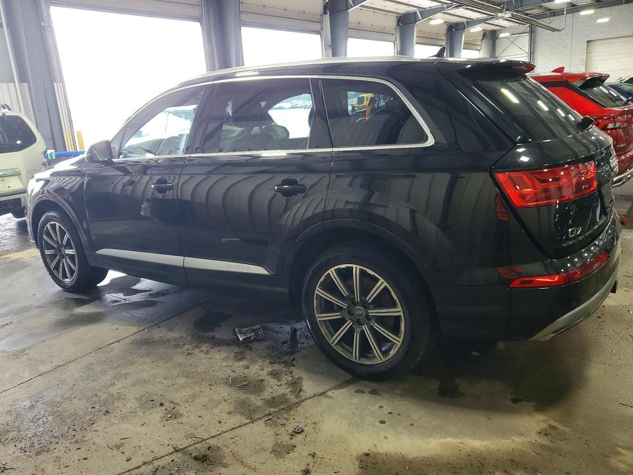 2017 Audi Q7 Premium Plus - Image 2