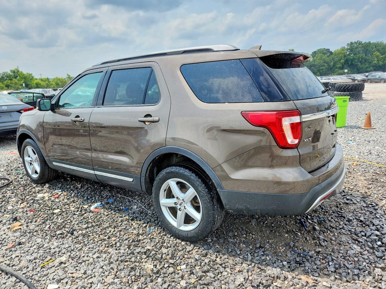 2016 Ford Explorer Xlt - Фото 2