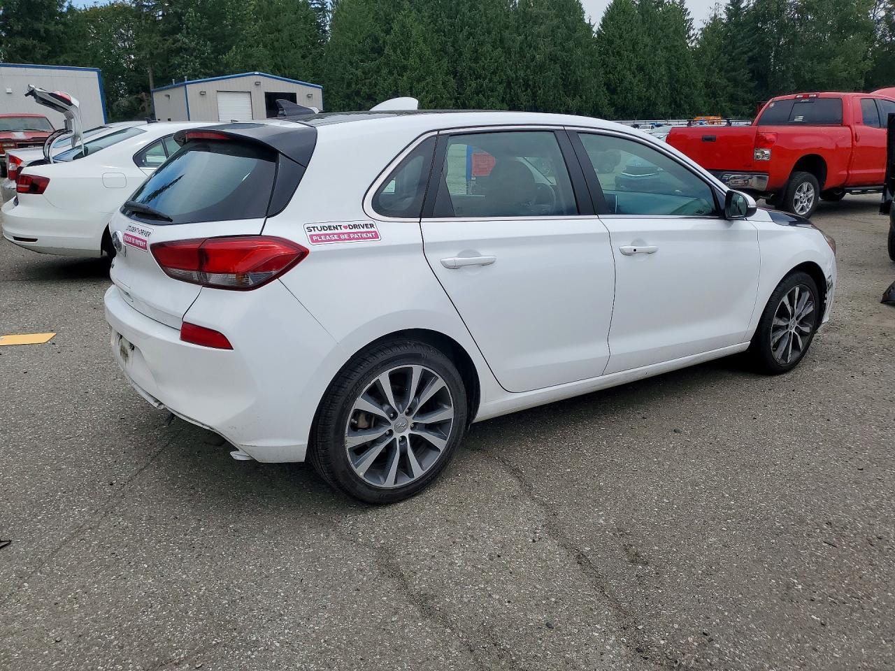 2019 Hyundai Elantra Gt Base - Фото 3