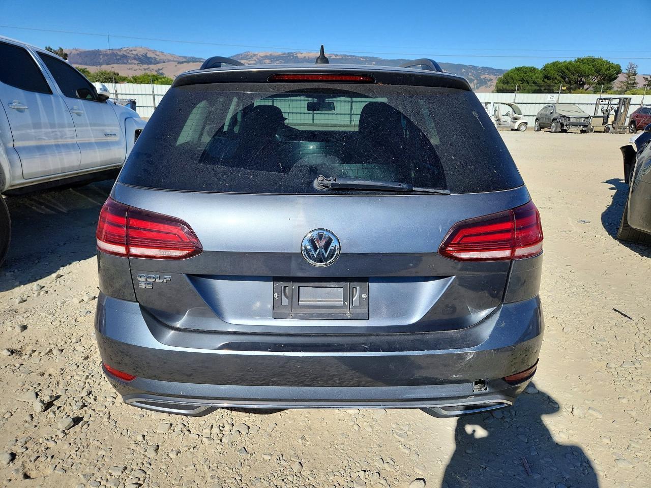 2018 Volkswagen Golf Sportwagen S/Se - Image 6
