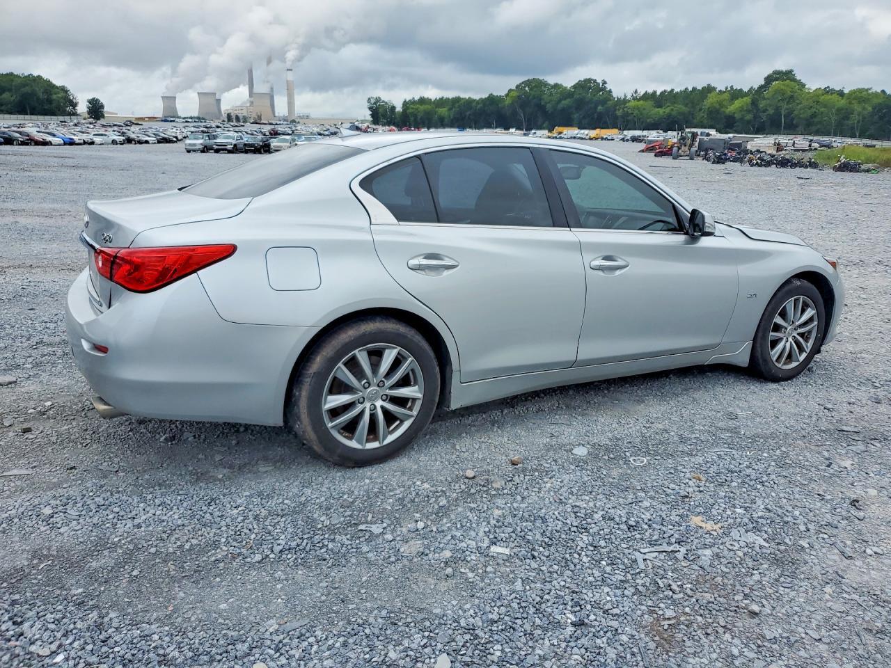 2017 Infiniti Q50 2.0T Premium - Фото 3