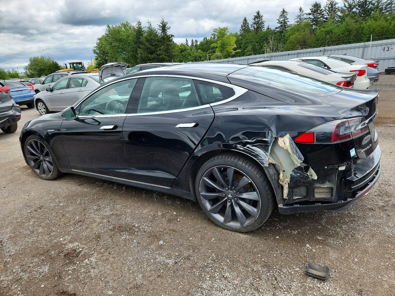 2015 Tesla Model S 70D - Фото 2