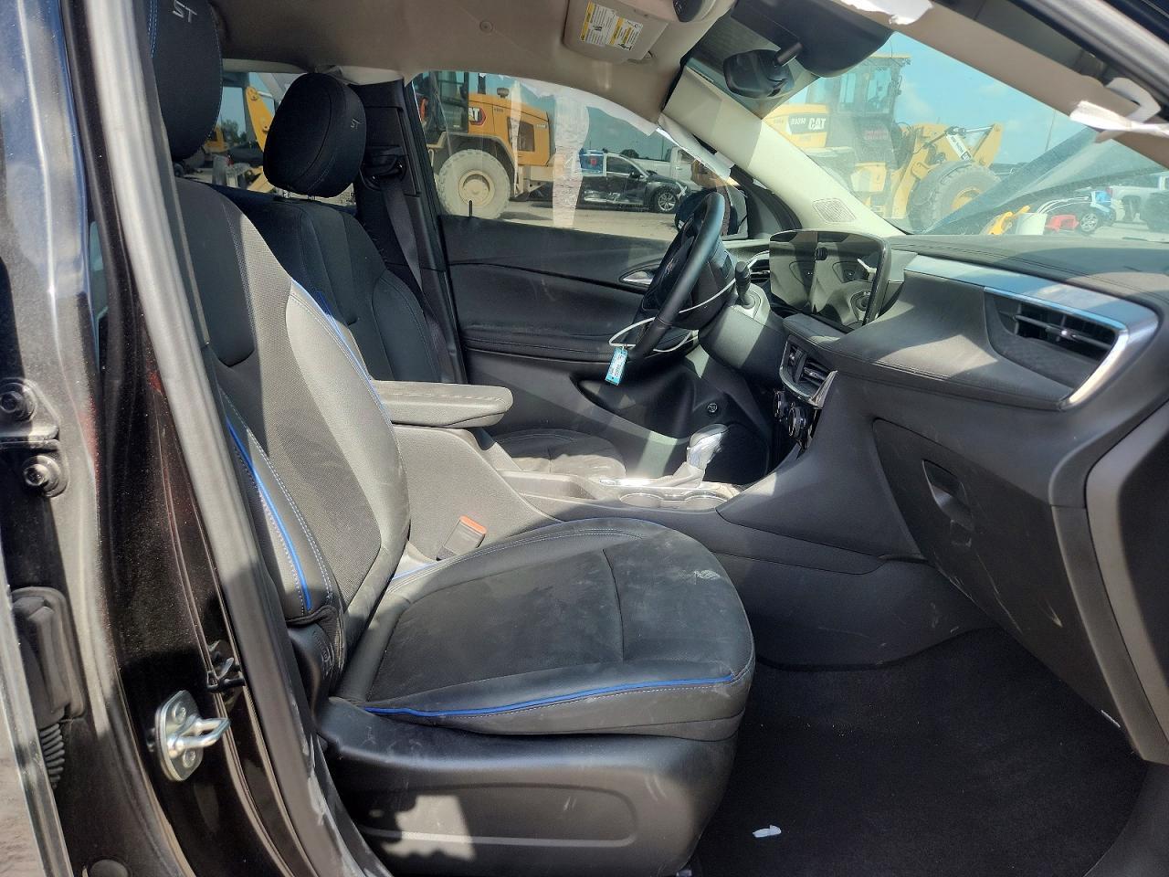 2025 Buick Encore Gx Sport Touring - Image 7