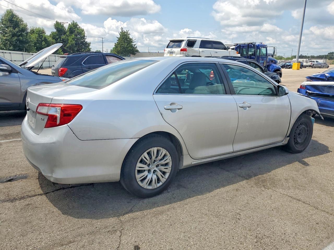 2013 Toyota Camry Le - Image 3