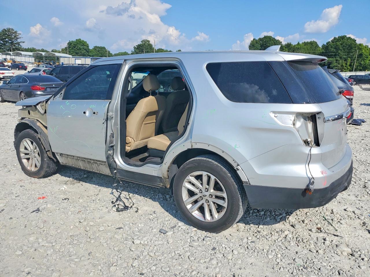 2016 Ford Explorer - Фото 2