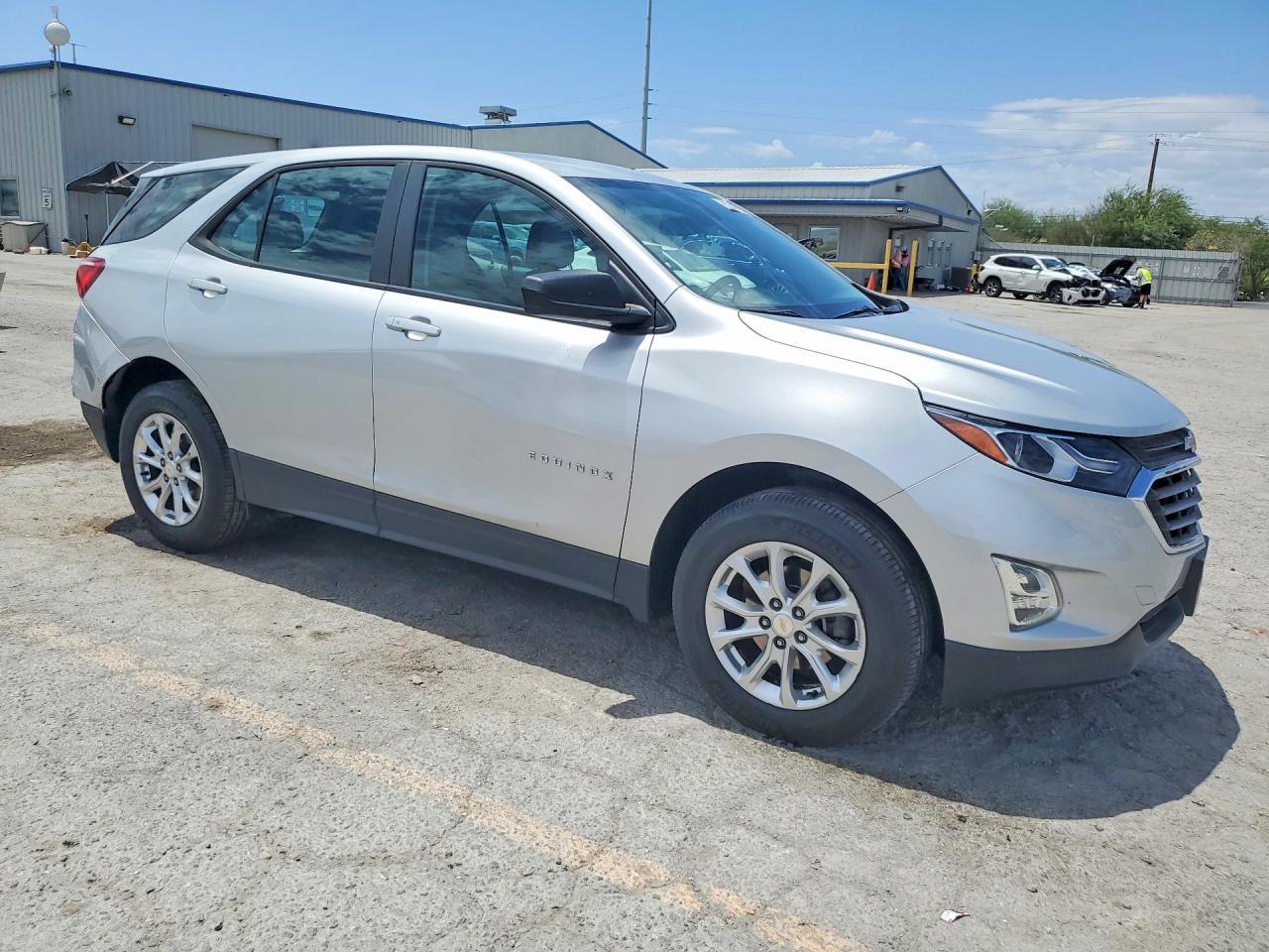 2020 Chevrolet Equinox Ls - Фото 4