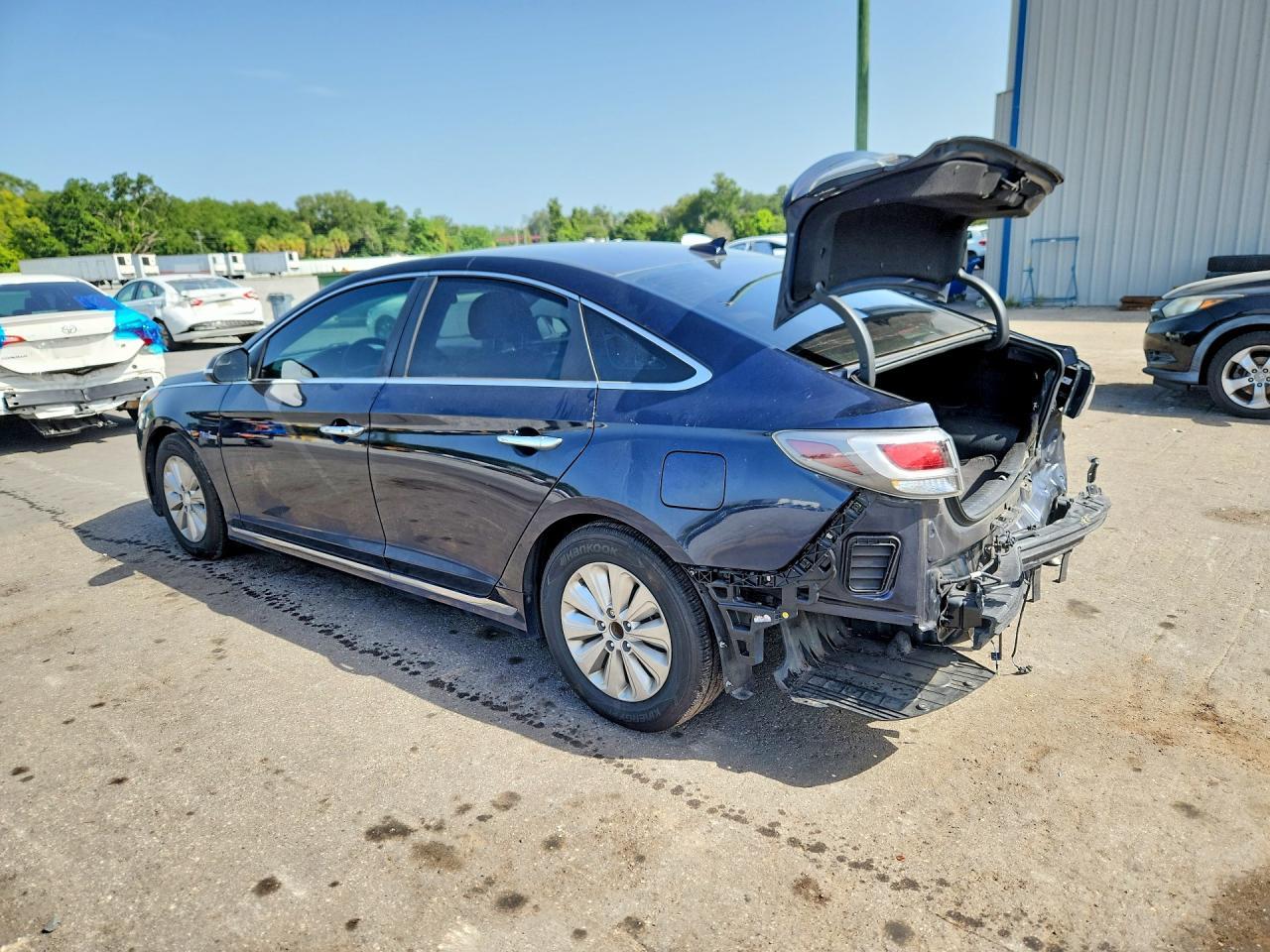 2017 Hyundai Sonata Hybrid Se - Image 2