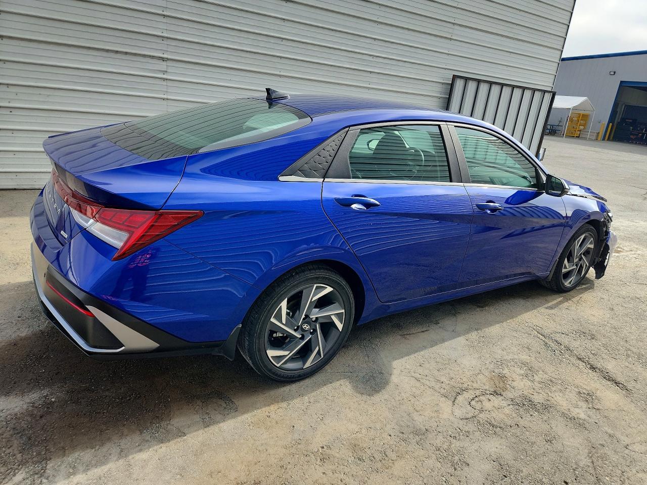 2024 Hyundai Elantra Limited - Фото 3