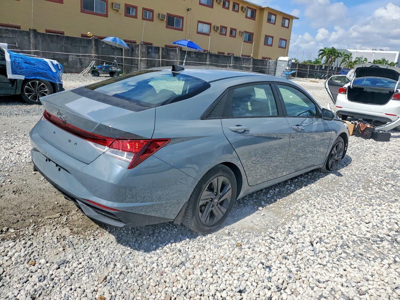 2022 Hyundai Elantra Sel - Фото 3