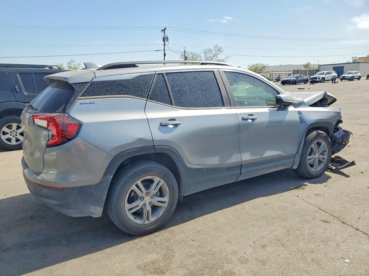 2023 GMC Terrain - Image 3