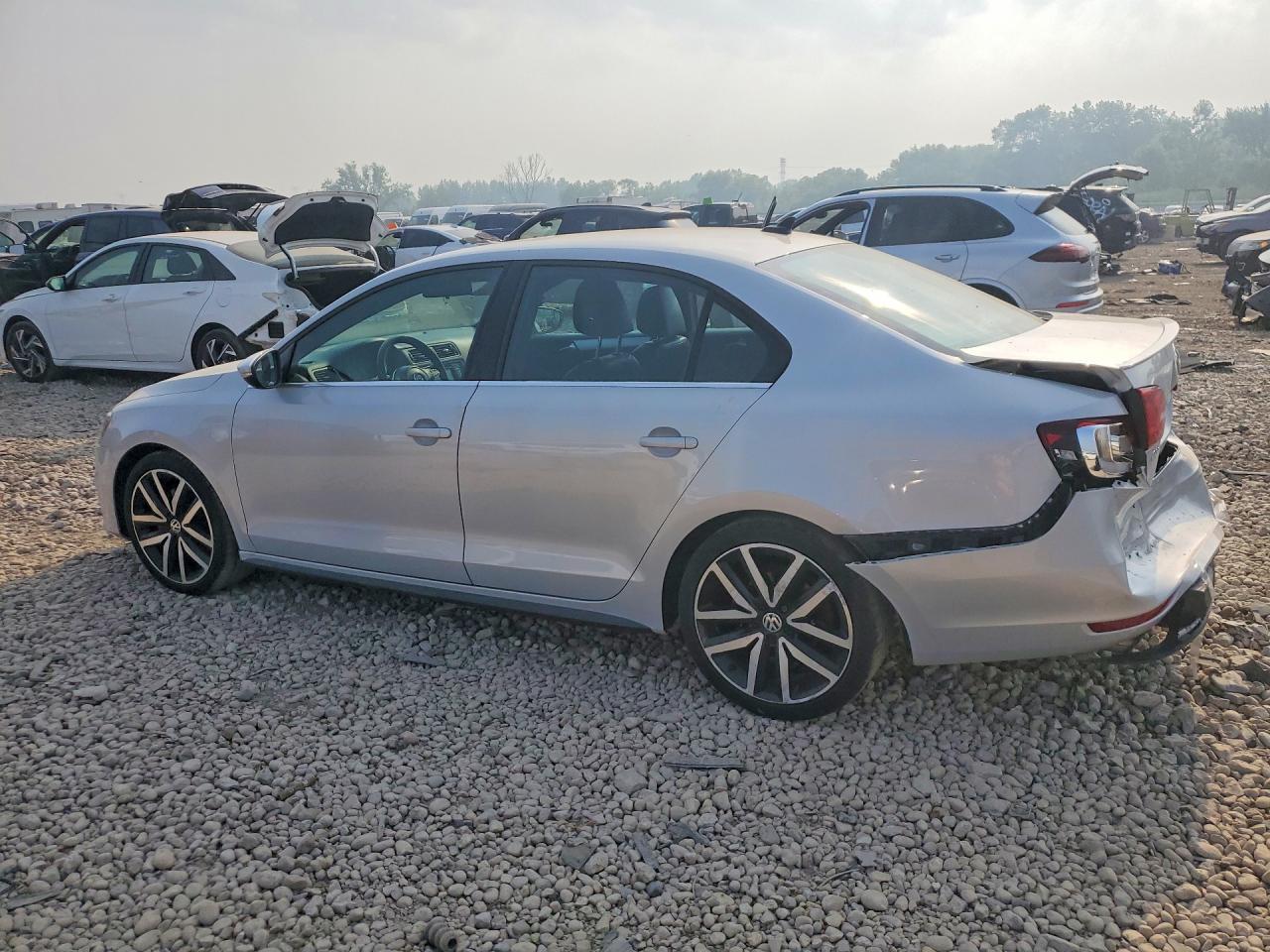 2013 Volkswagen Jetta Gli - Image 2