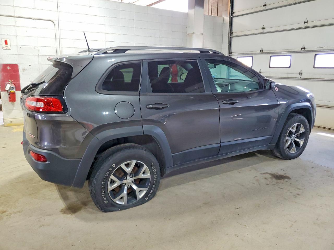 2017 Jeep Cherokee Trailhawk - Image 3