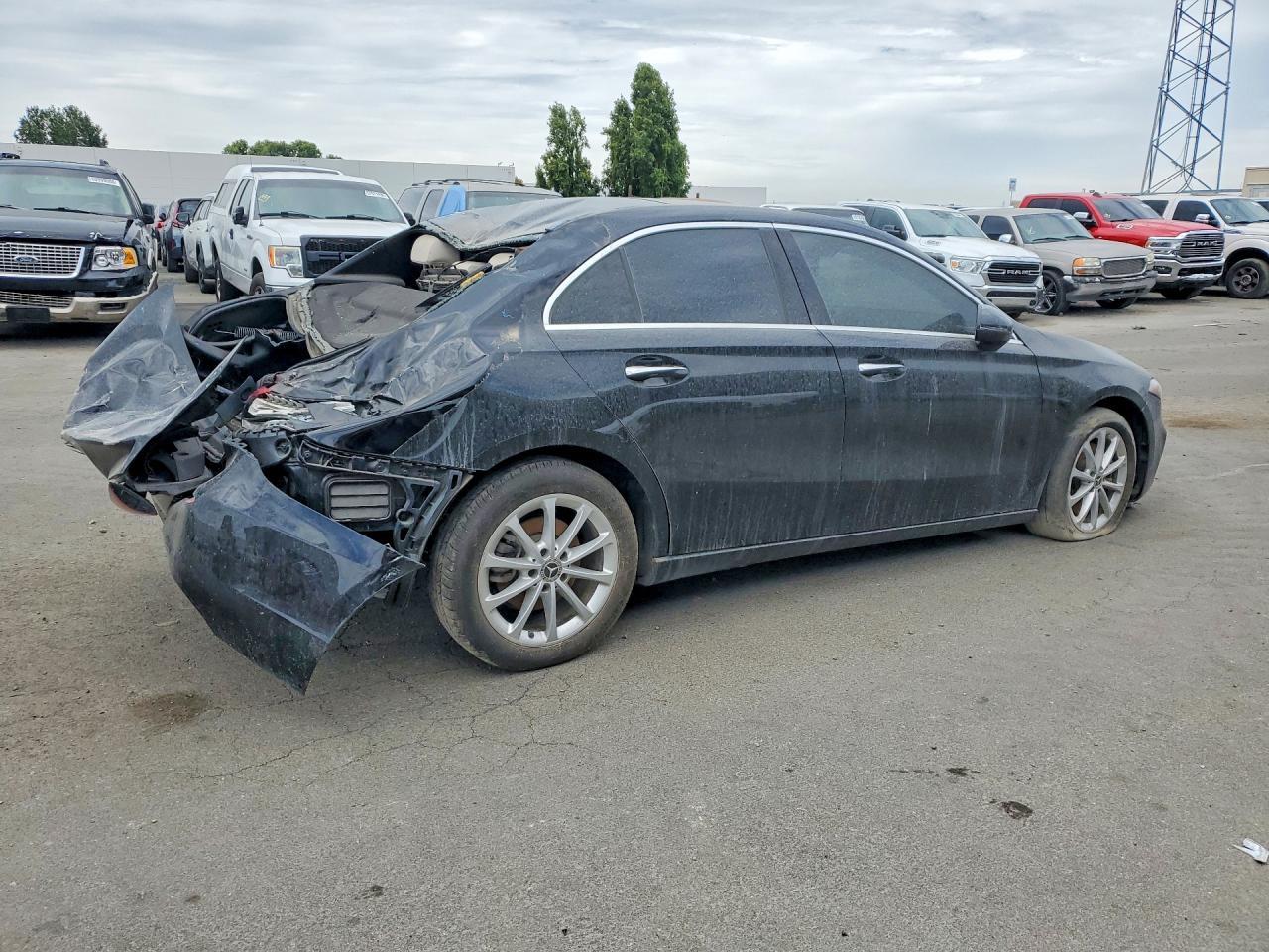 2021 Mercedes-Benz A 220 - Фото 3