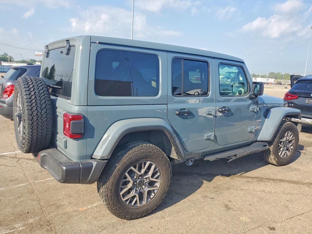 2024 Jeep Wrangler Sahara - Фото 3