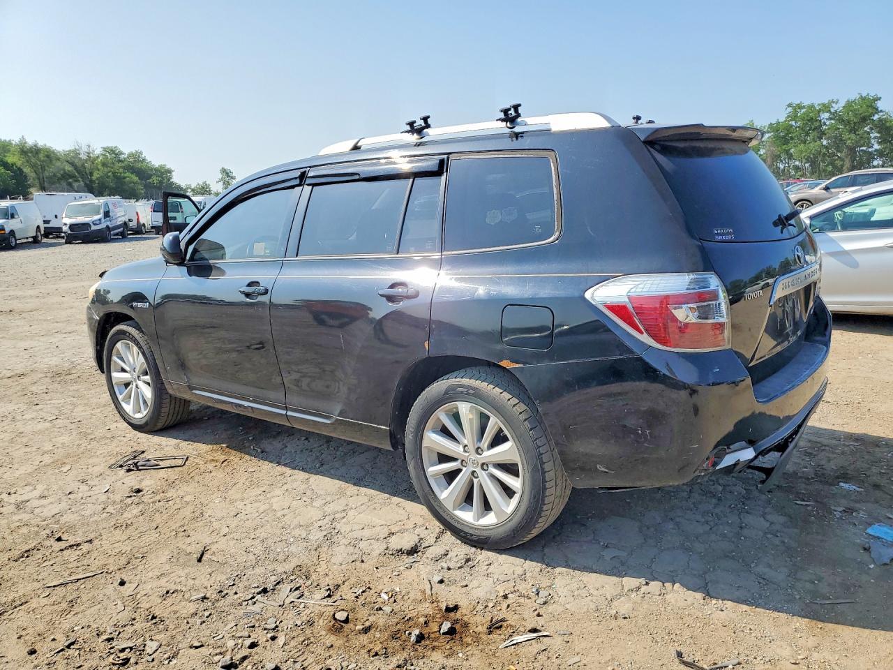 2008 Toyota Highlander Hybrid Limited - Image 2