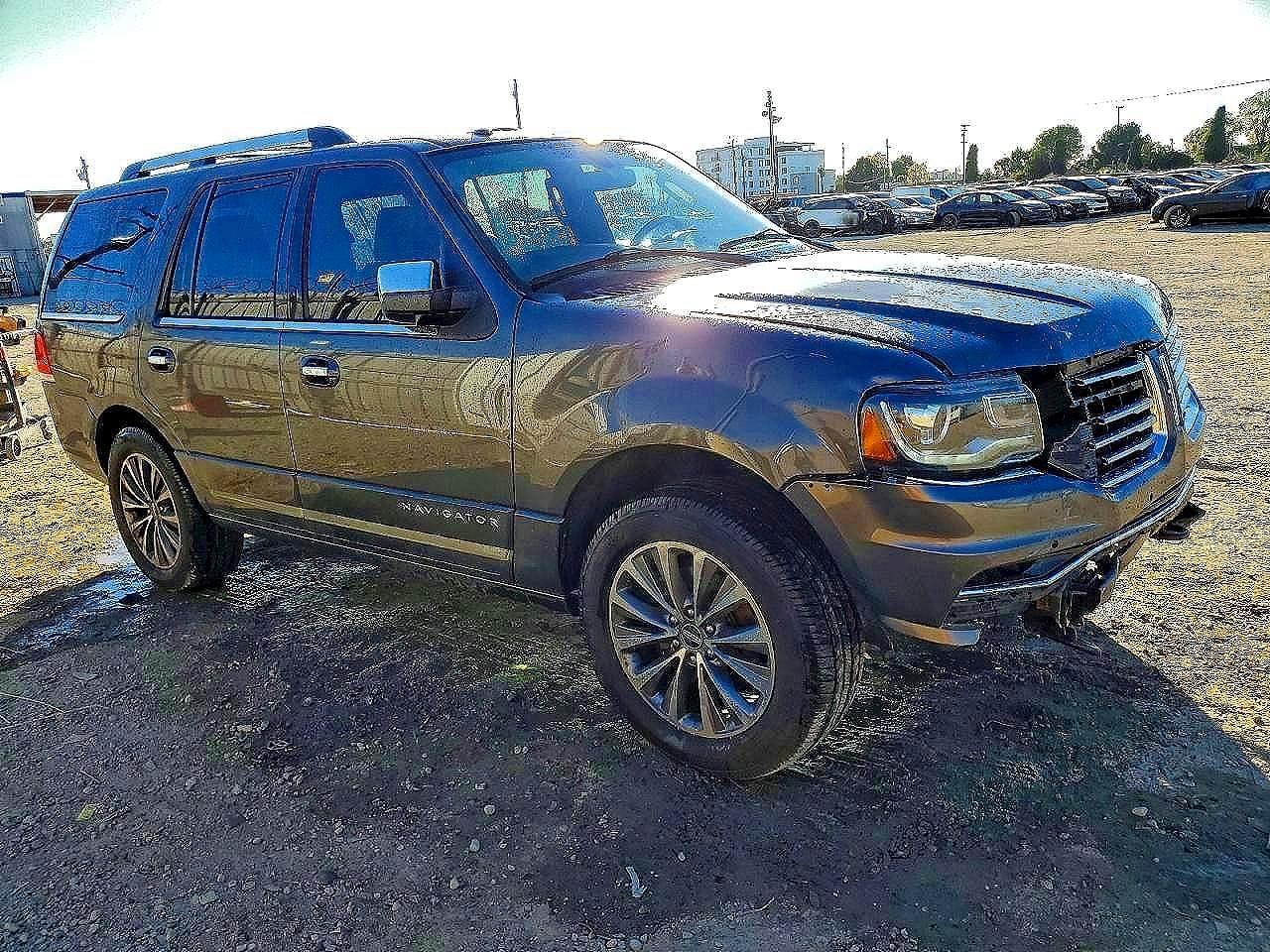 2015 Lincoln Navigator - Image 4
