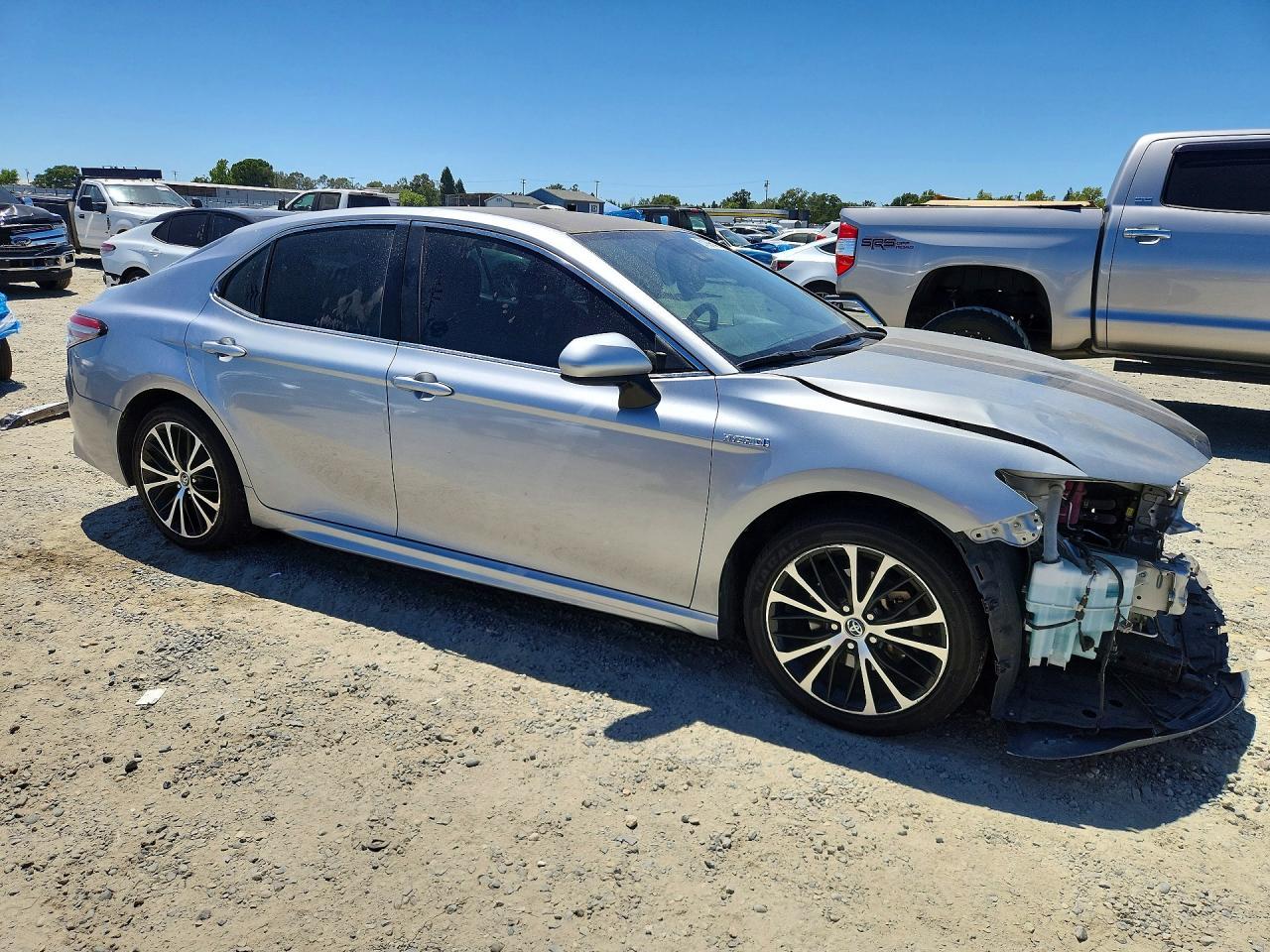 2020 Toyota Camry Se - Фото 4