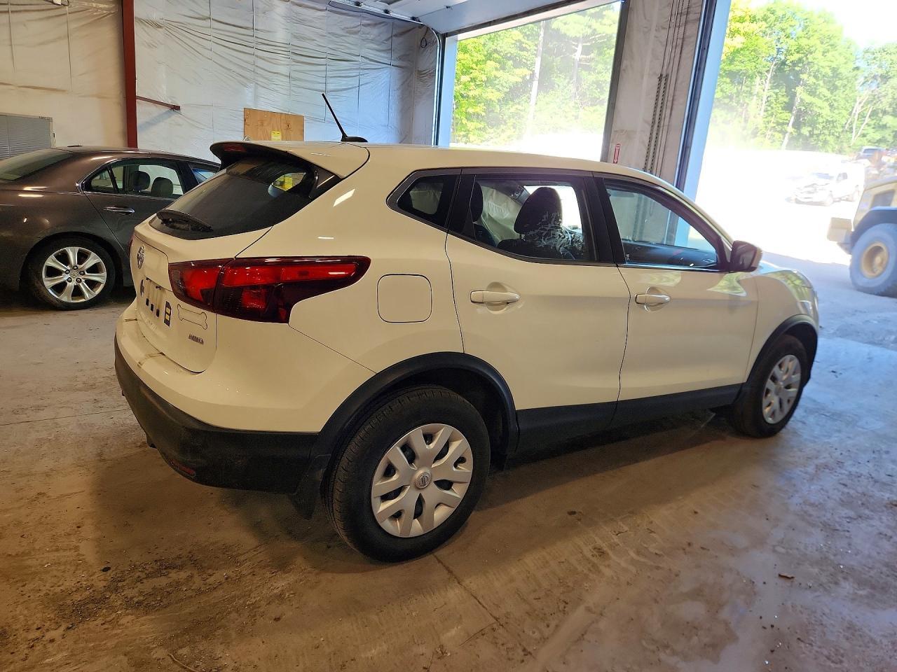 2019 Nissan Rogue Sport S - Фото 3