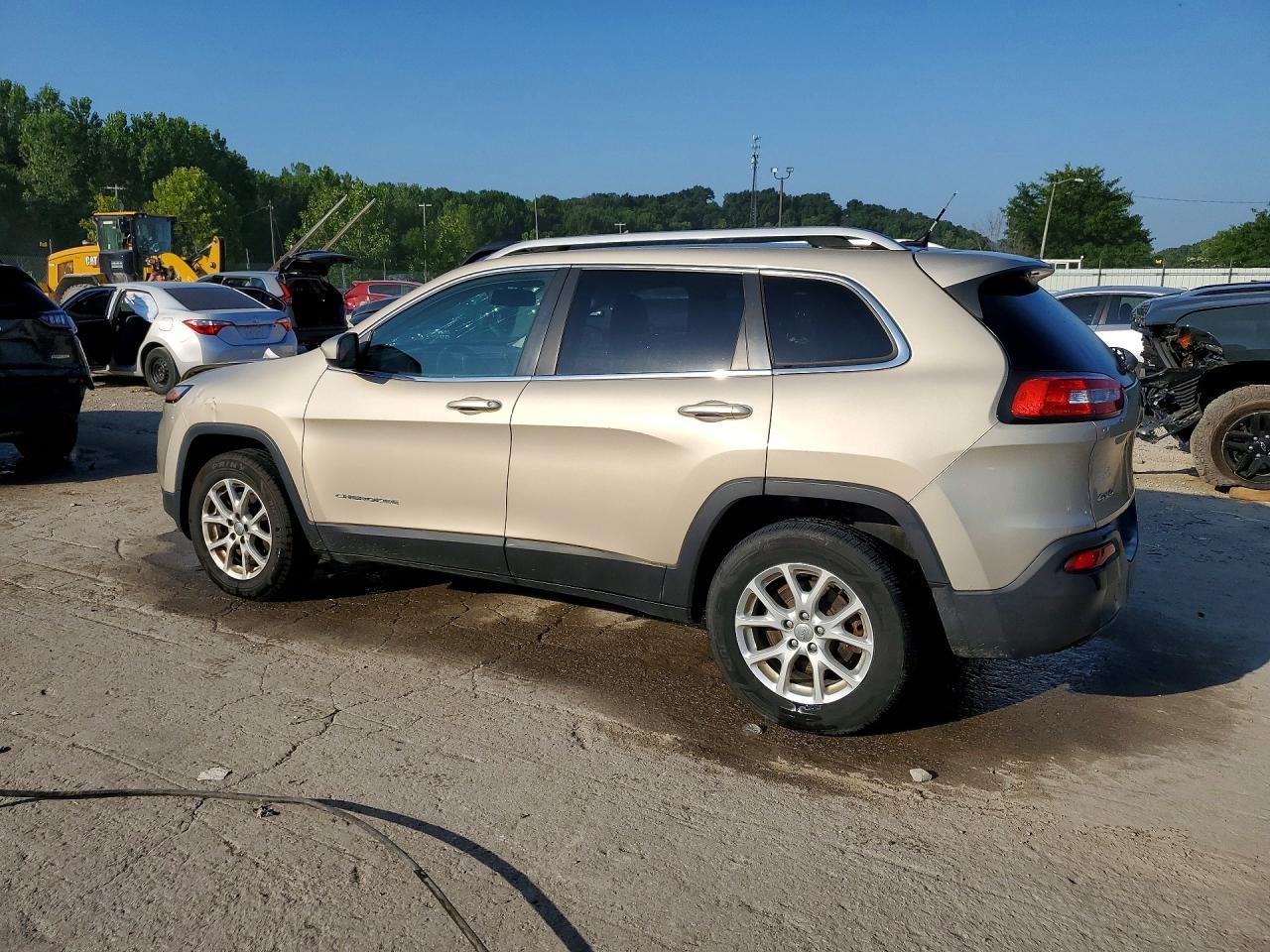 2014 Jeep Cherokee Latitude - Image 2