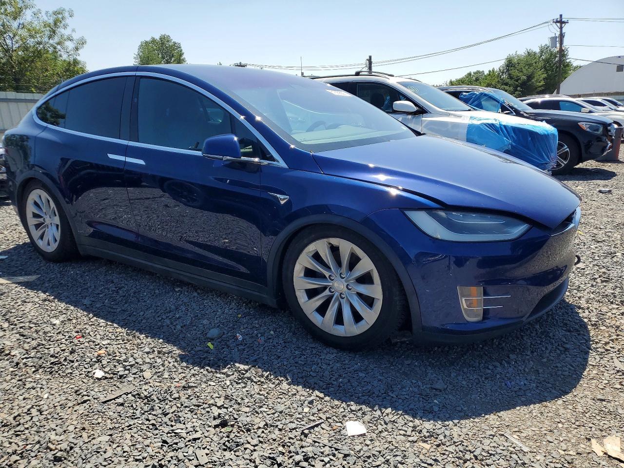 2017 Tesla Model X - Фото 4
