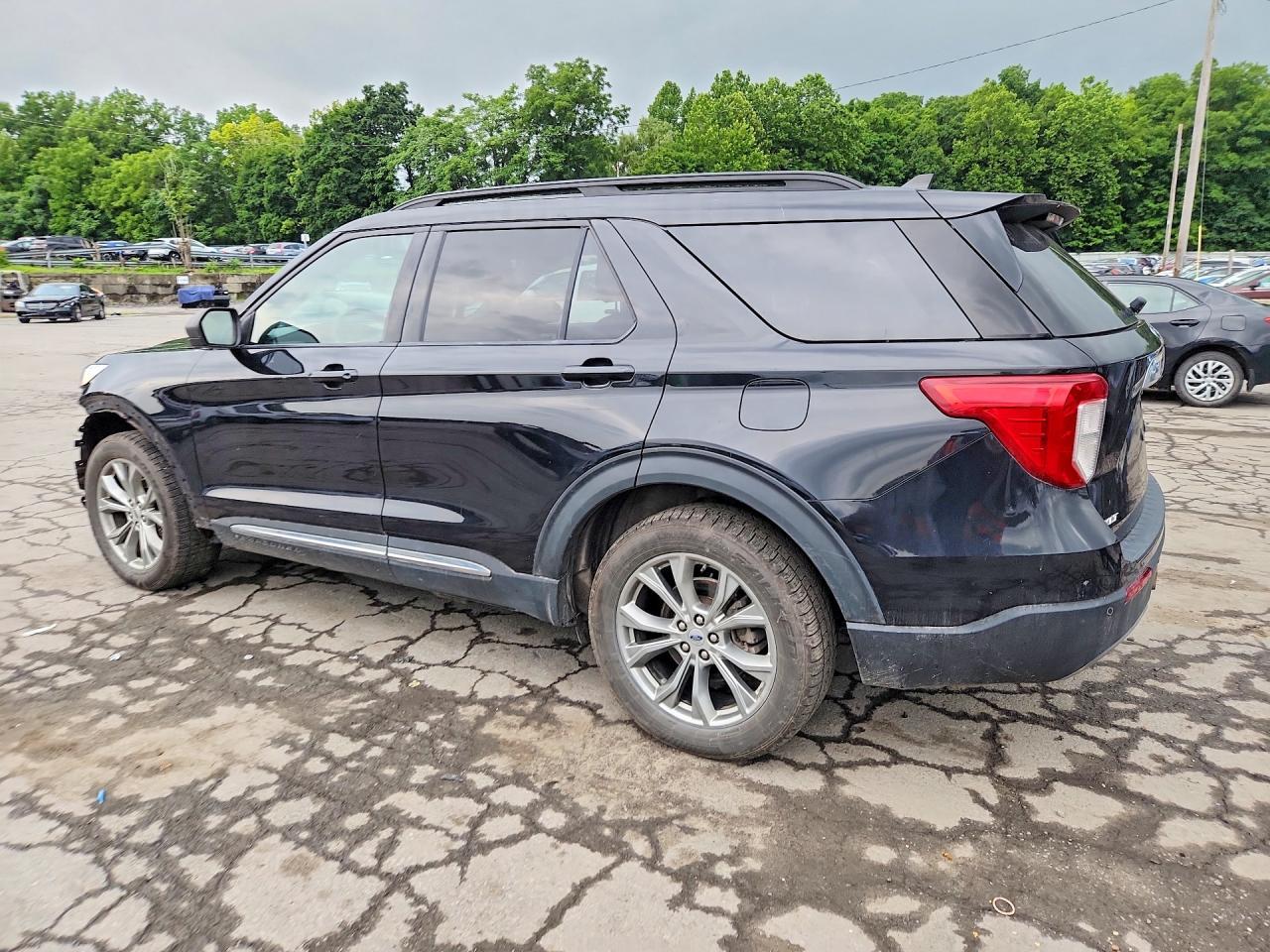 2021 Ford Explorer Xlt - Image 2