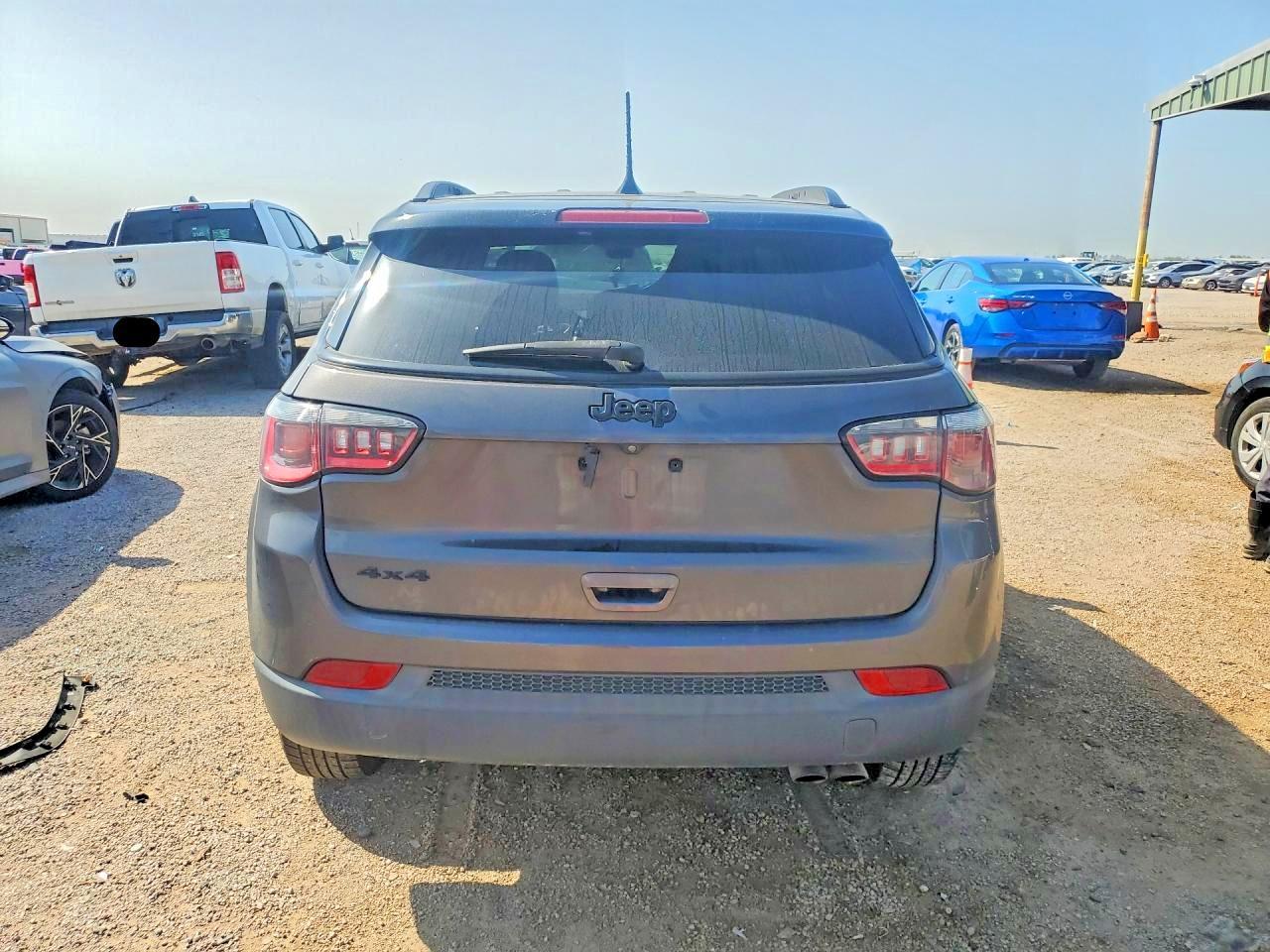 2020 Jeep Compass Latitude - Image 6