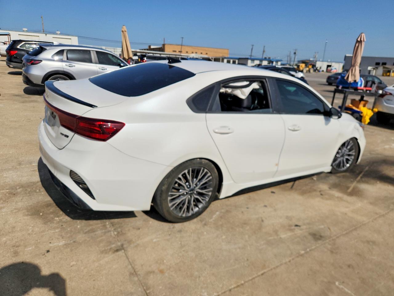 2023 Kia Forte Gt Line - Image 3