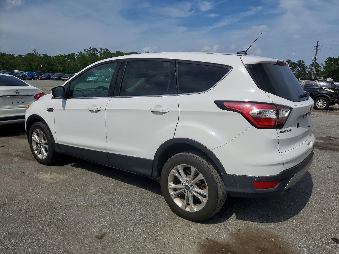 2017 Ford Escape Se - Фото 2