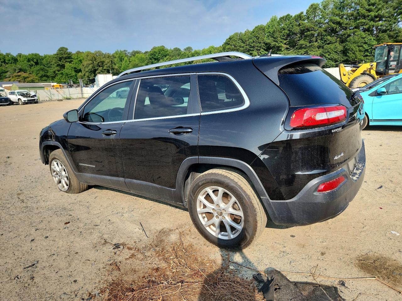 2015 Jeep Cherokee Latitude - Фото 2