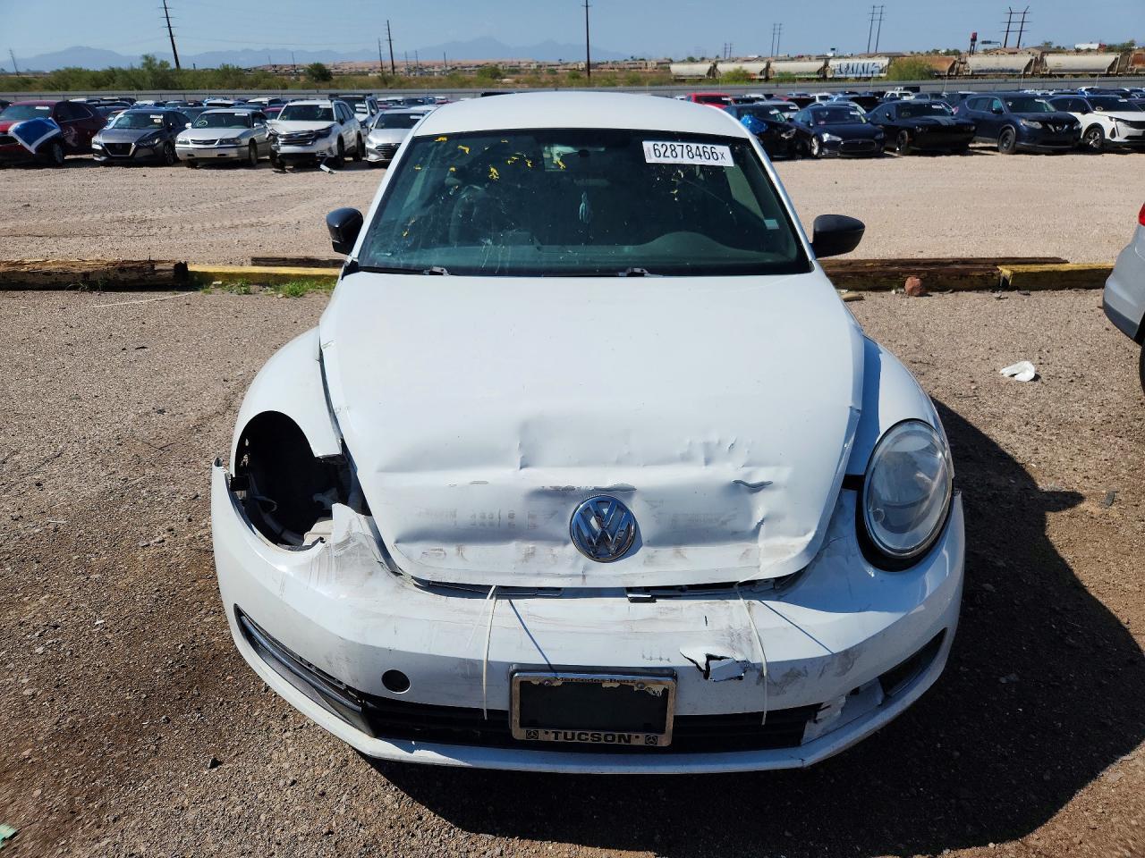2014 Volkswagen Beetle - Image 5
